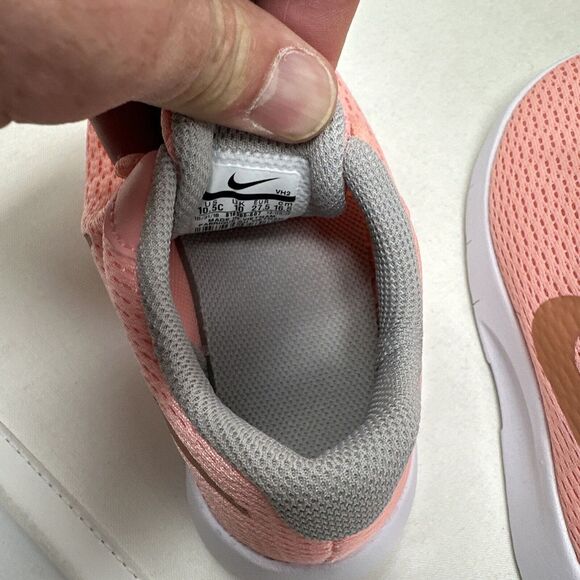 Nike Tanjun Youth 10.5c Girls Pink Gray & Gold Sneakers Shoes 818385-607 New - Picture 8 of 9